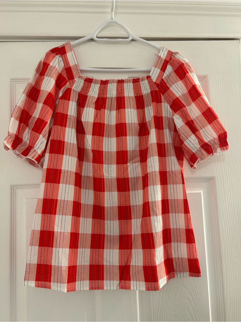 Red and White Gingham Puff-Sleeve Women’s Top NWOT